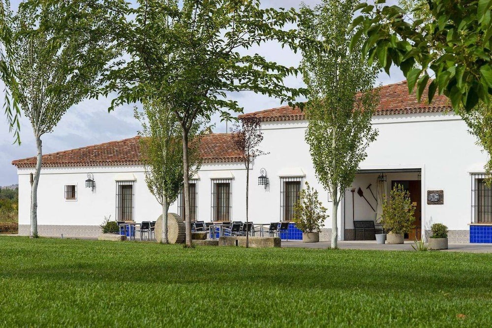 Jerez de los Caballeros Hotel | Hotel Rural Arroyo La Plata by Bossh Hotels