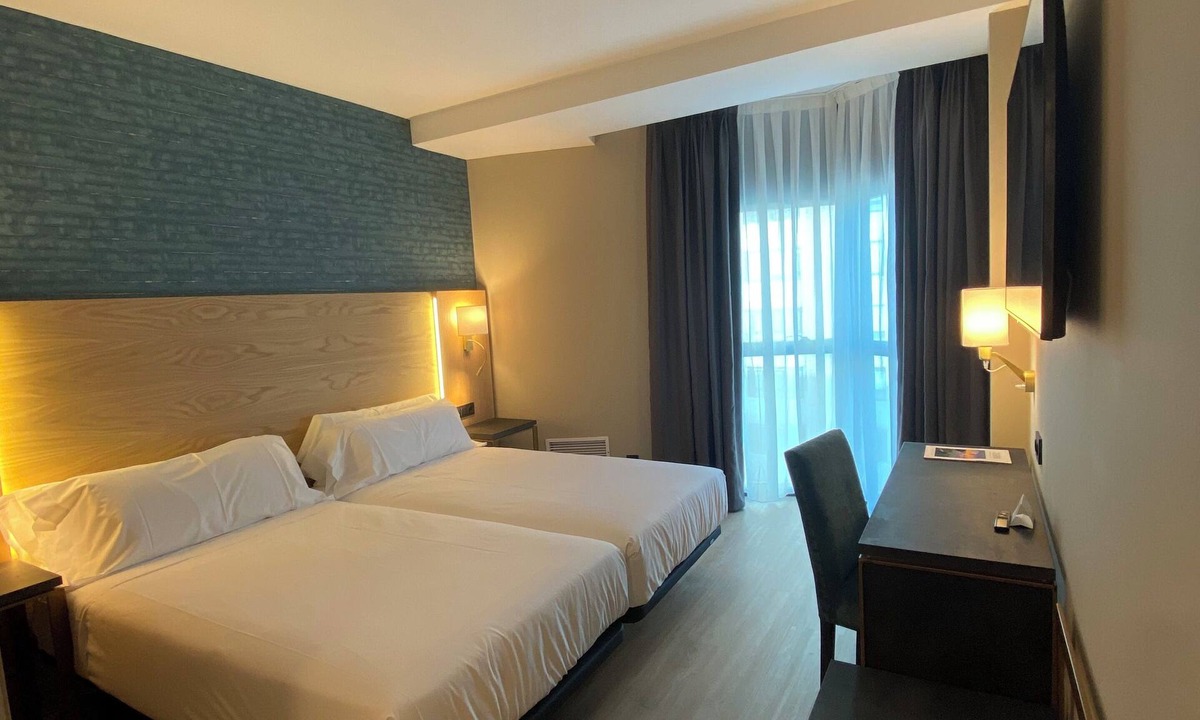 Gijon-Este Hotel | Hotel Zentral Gijón Rey Pelayo