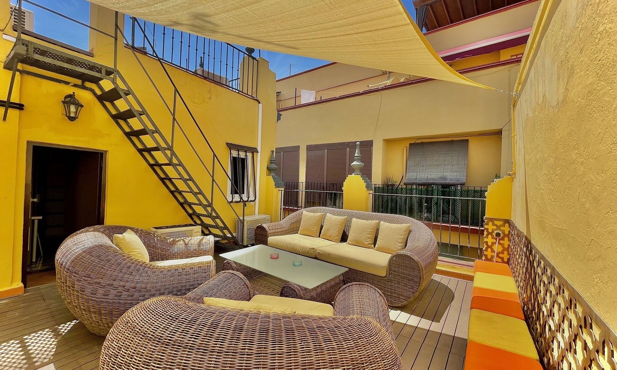 Triana House | House - Rooftop&HOT TUB -StayInSeville 1614ft² 5Be