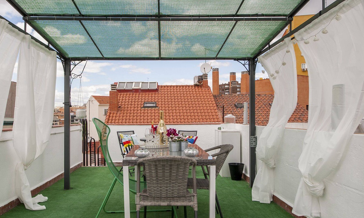 Numancia House | IMPRESSIVE DUPLEX NEAR ATOCHA WITH HUGE GARDEN CHILL OUT FOR 10 PAX