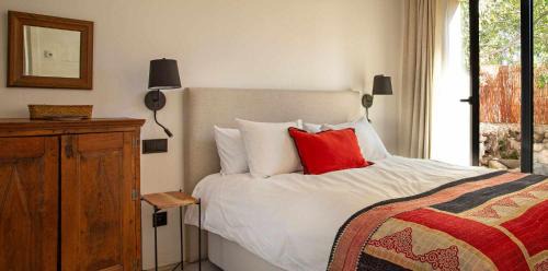 Tenzuela House | La Alberca Chica. Casa para parejas, con piscina
