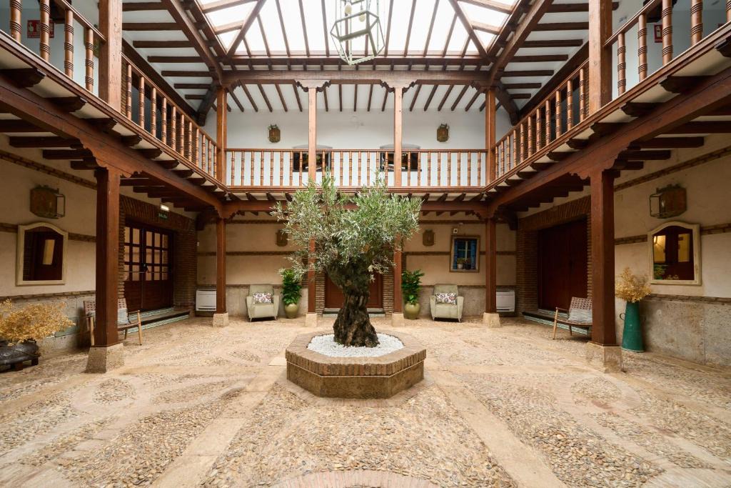 Viso del Marques Hotel | La Almazara del Marqués - Hospedería boutique