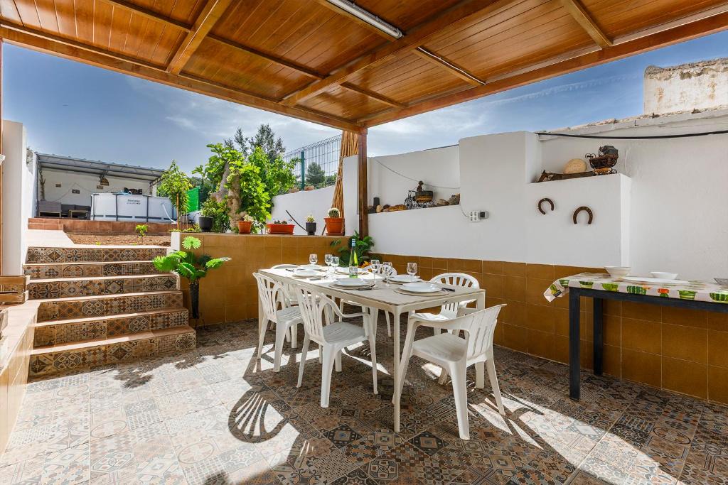 Villanueva del Rosario House | La Casa del Futbolin