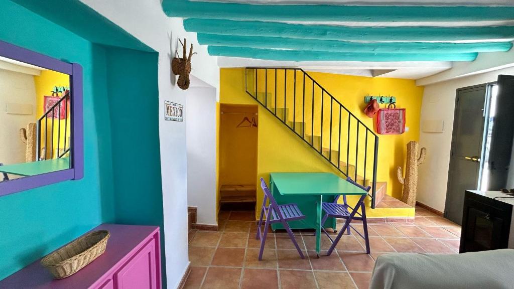 Olvera House | La Casa de los Colores