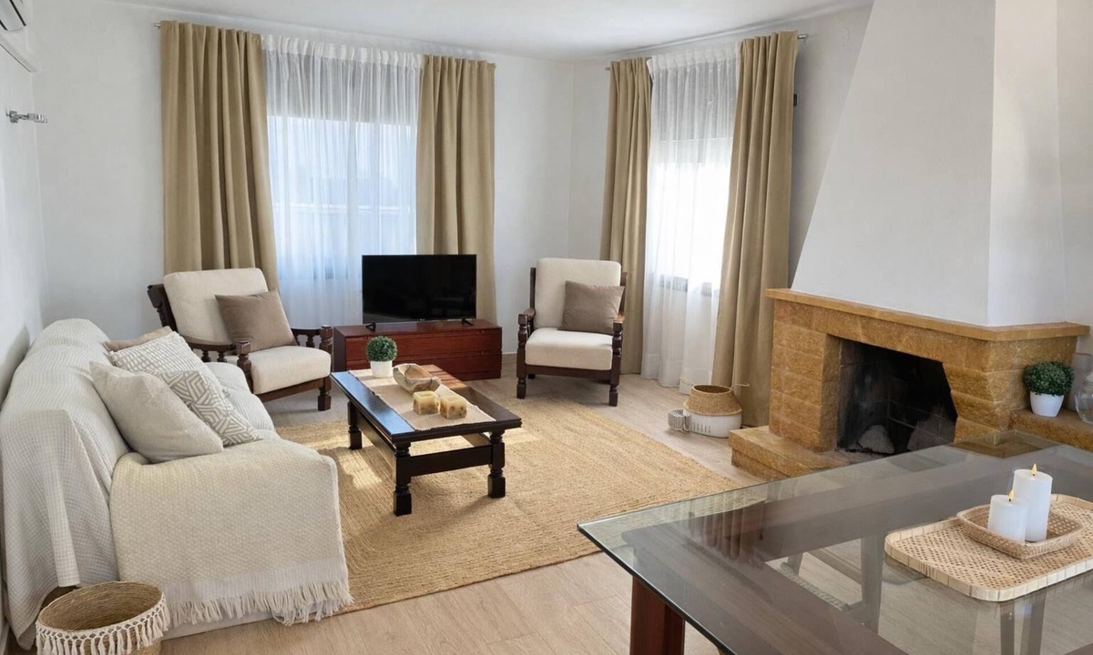 Cunit House | La casa del Mediterraneo 5 minutes from the beach and 10 minutes from the train, ideal for families.
