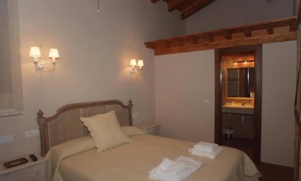 Villarmentero de Campos Hotel | La Casona de Doña Petra