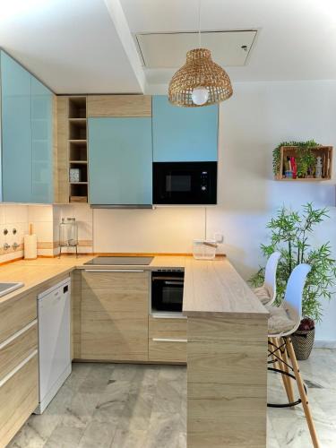 El Faro Apartment | La Costa Penthouse