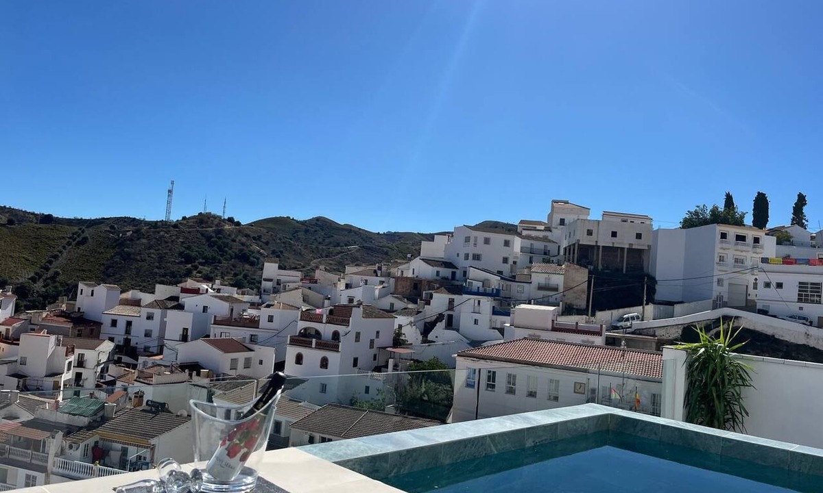 Almachar Apartment | LA LIPA SUITES