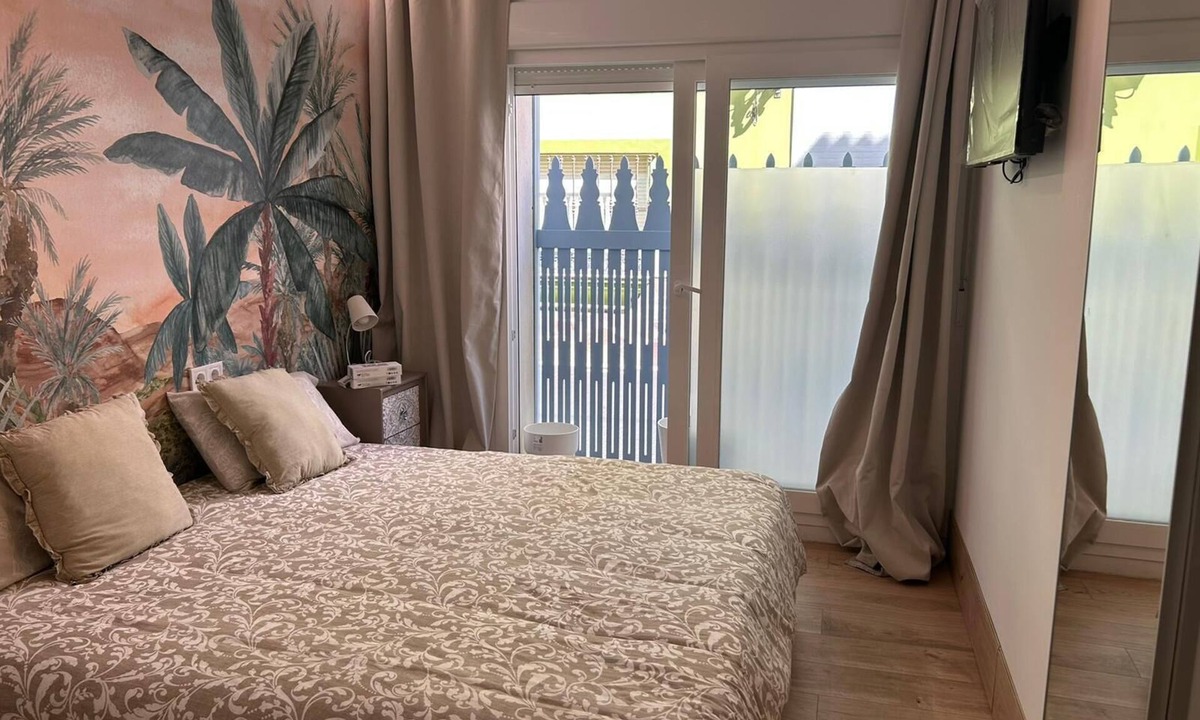 Jardin de la Abadia House | La Maison Del Mar: 1º1 Bedroom Exterior Private Bathroom near the beach