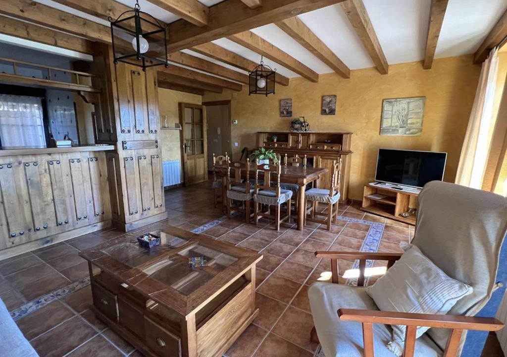 Navarredonda de Gredos Apartment | La Nava de Gredos acogedor piso con vistas