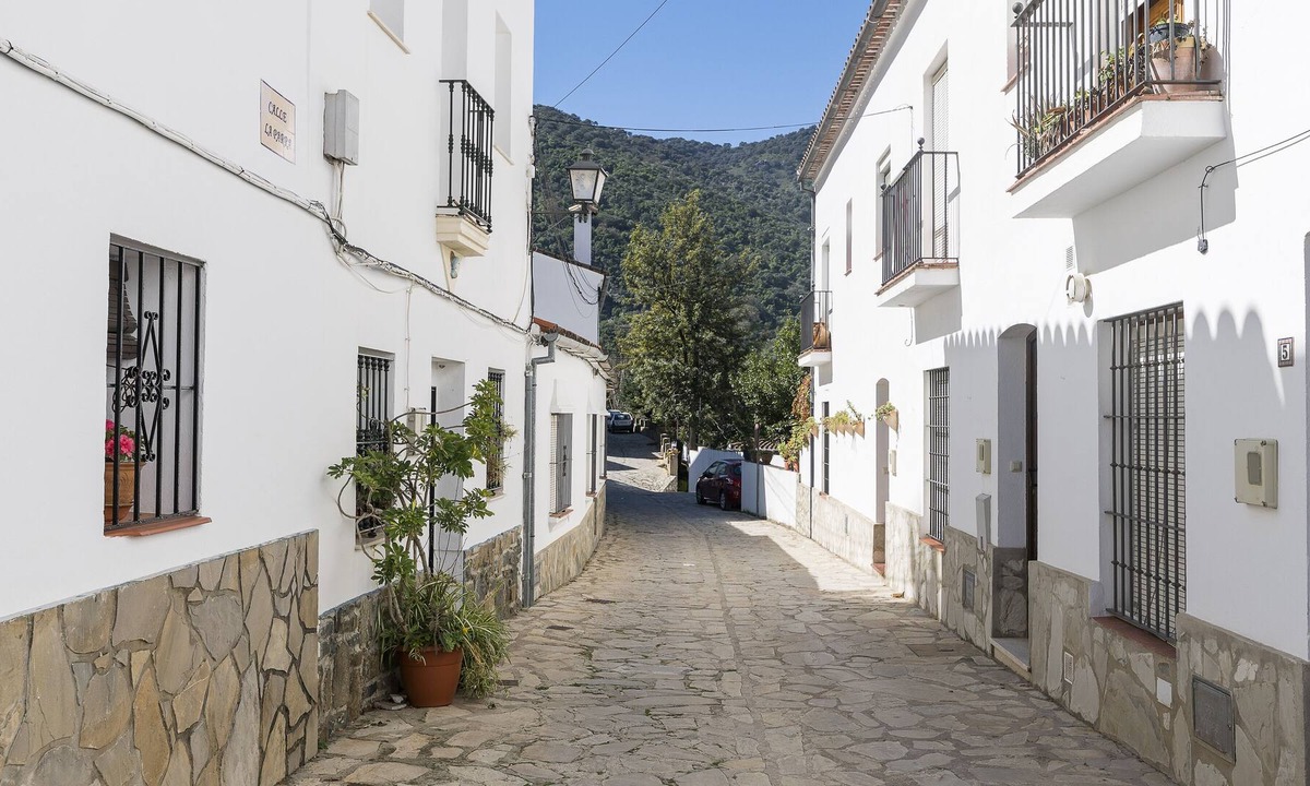 Benamahoma House | LA PARRA - Charming village house surrounded by nature.