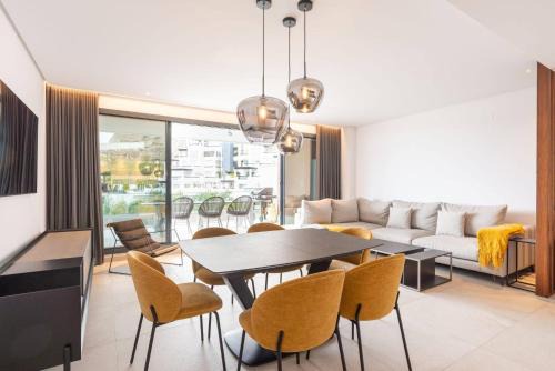 Benahavis Apartment | La Quinta 3 Bedroom Ultra Modern Apartment with Private Hot Tub
