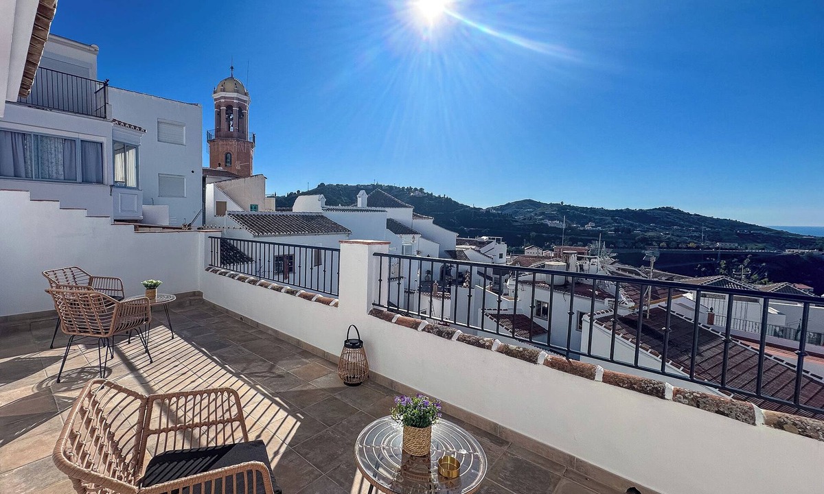 Competa House | La Tienda Nueva