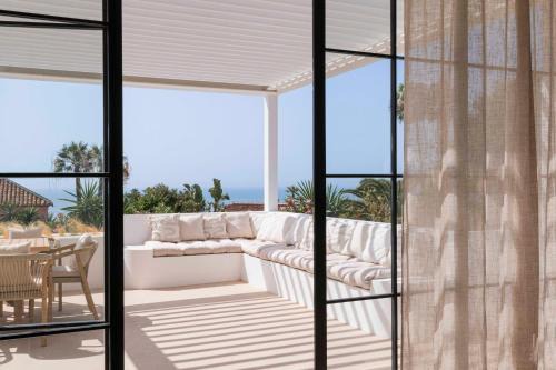 San Diego Villa | La Villa Pura Vida San Diego - Luxury Villa with Wonderful Sea View - Direct walking access to beach! 5 min from Sotogrande