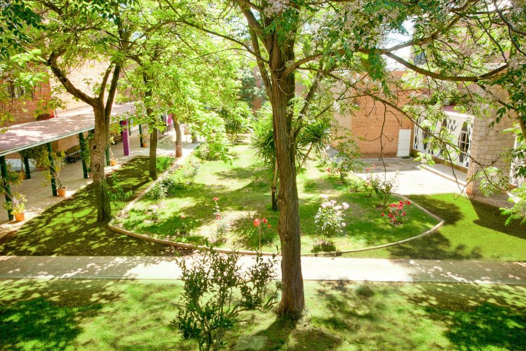 Pilas House | Lantana Garden