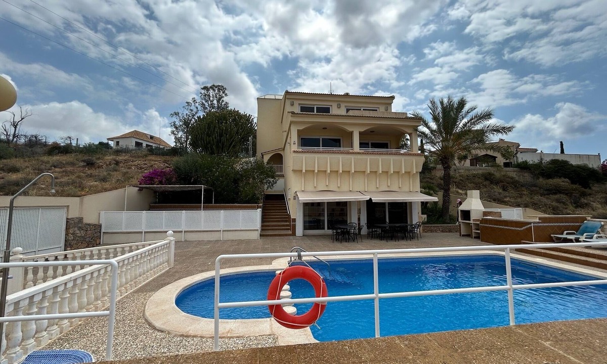 Los Puertos Villa | Large 4 bedroom detached villa private pool in walled garden. 5 minute to Sea.