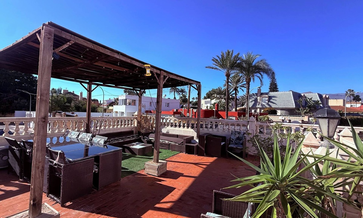 Aguadulce House | LARGE BEACH HOUSE FOR 10 - TERRACE - Air Conditioning- Wifi and steps from everything