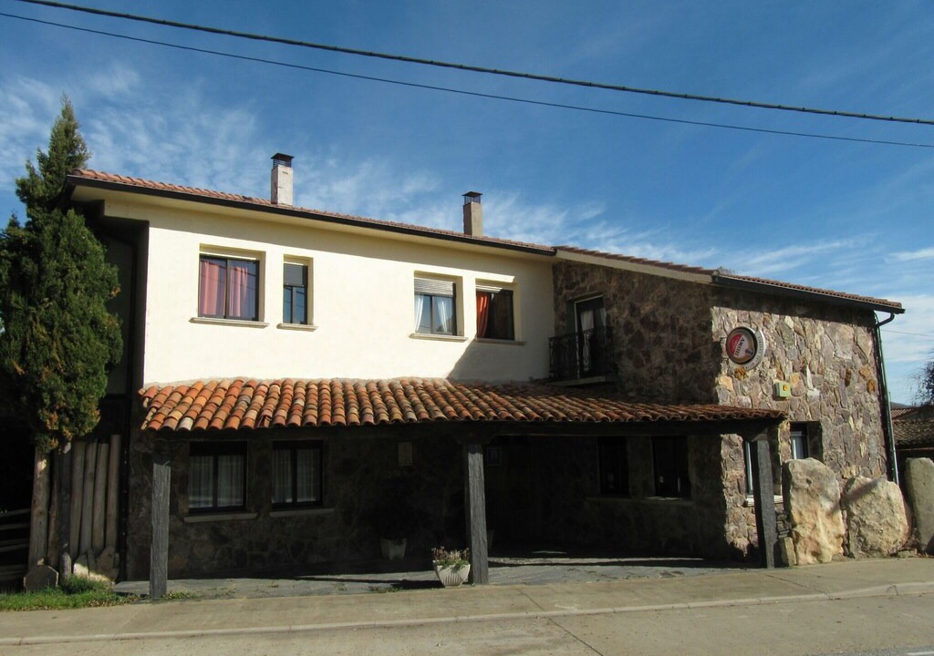 El Cabaco Hostel | Las Cavenes del Cabaco Double Room