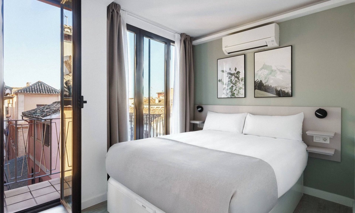 Central District Apartment | Limehome Granada Calle Lopez Rubio