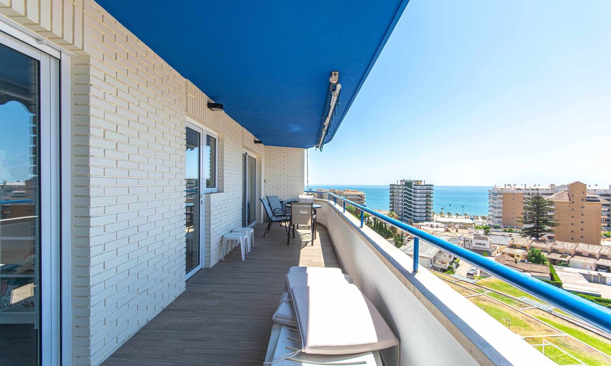 Torreblanca Apartment | Lisasol. Apartment with sea views.