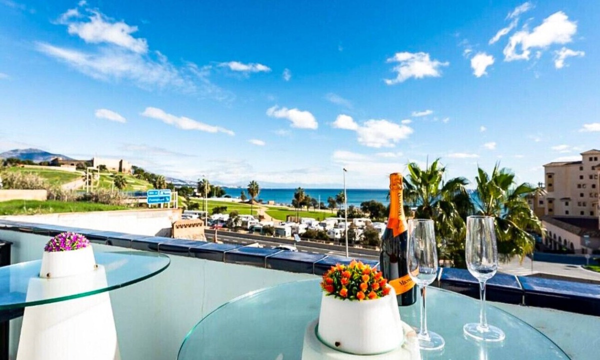 Fuengirola Ski Chalet | Los Chopos - Townhouse in El Castillo Fuengirola