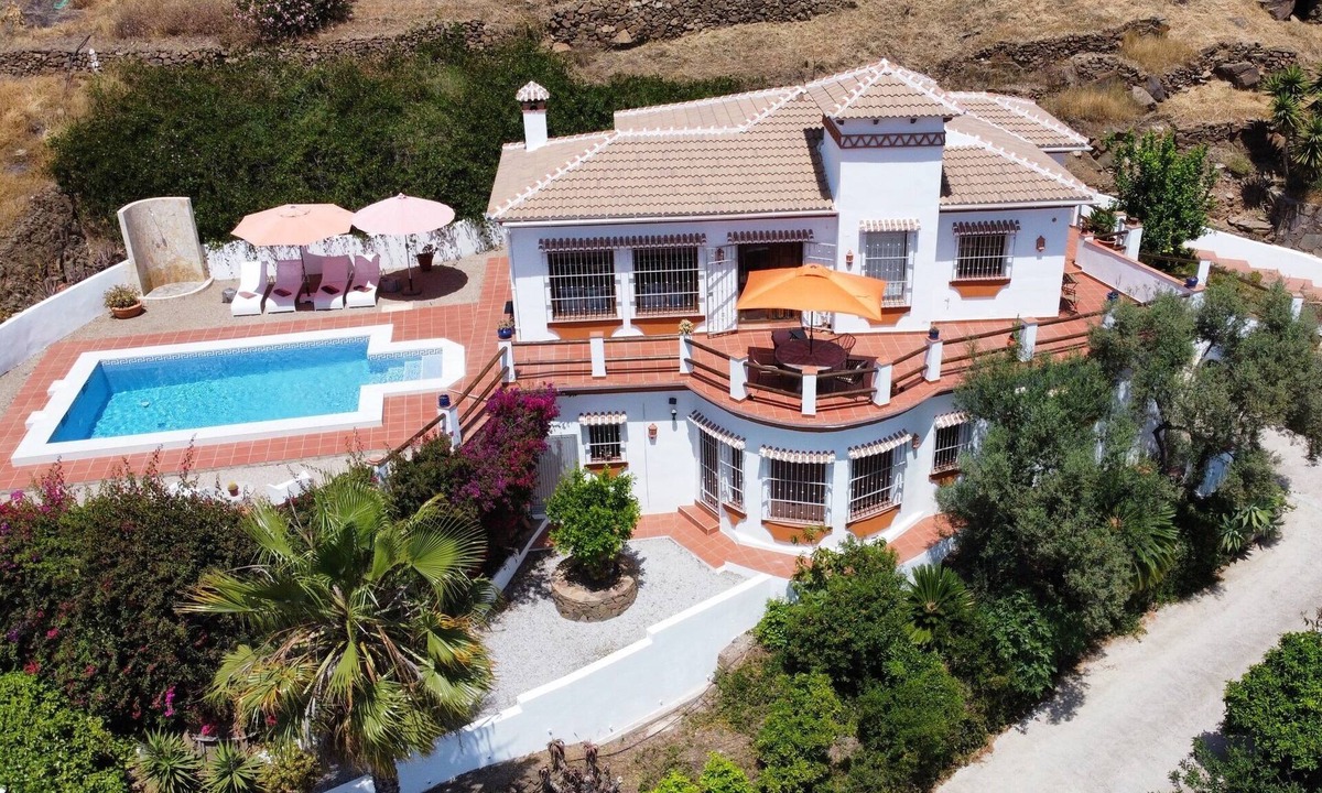 Sayalonga Villa | Los Naranjos - Luxury villa with private pool and stunning sea view