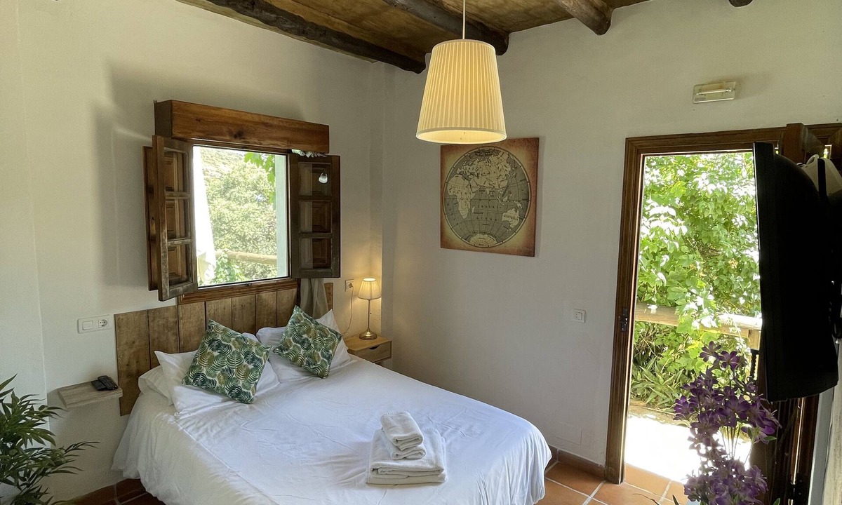 Atajate House | LOS PILAREJOS ACCOMMODATIONS/Standard Apartment