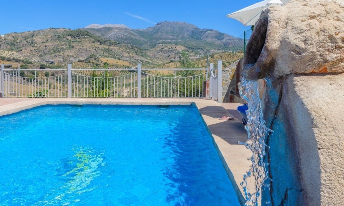 Alozaina Villa | Los Valles Alozaina by Ruralidays