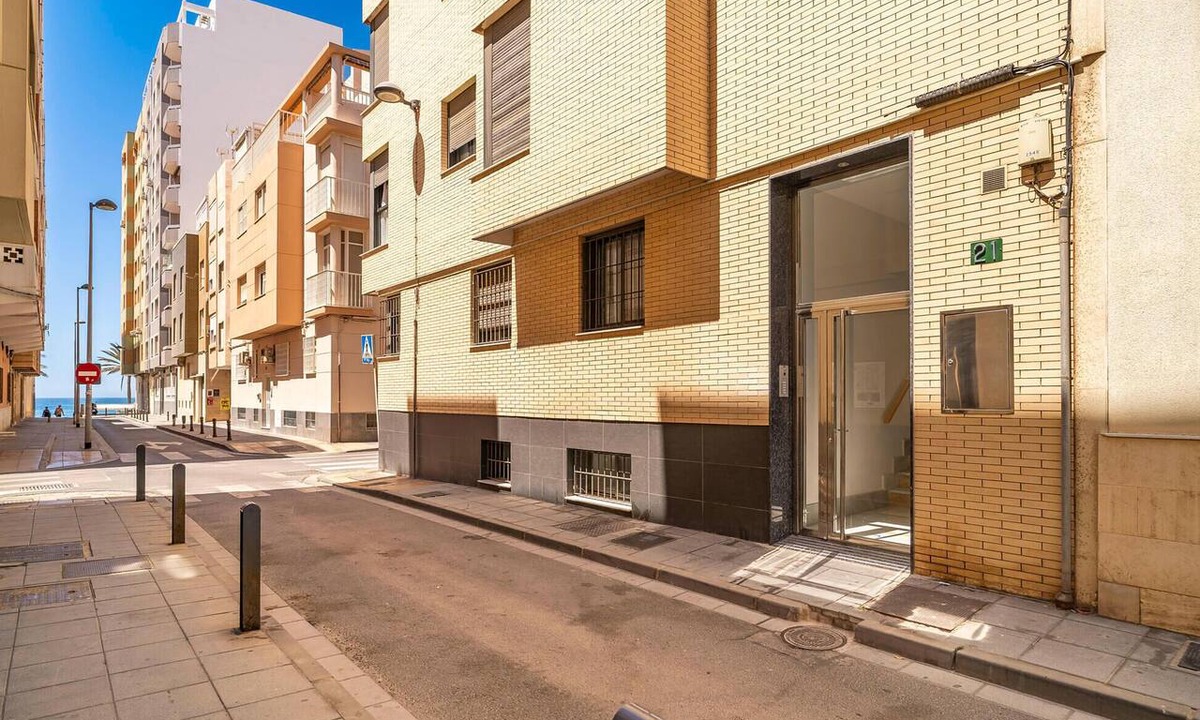 Almeria Apartment | Lovely apartment in Almeria with WiFi