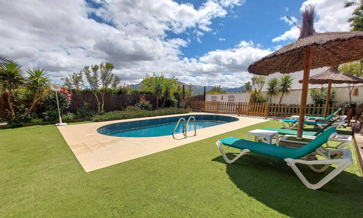 Villanueva del Trabuco House | Lovely home in Villanueva del Trabuco