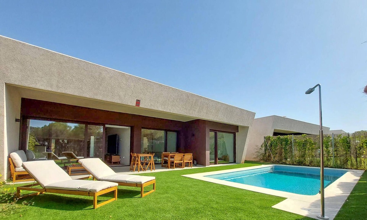 Aljaraque House | Lovely home in Aljaraque with private swimming pool, can be inside or outside