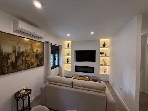 Huerta de Santa Teresa Apartment | Luis Montoto