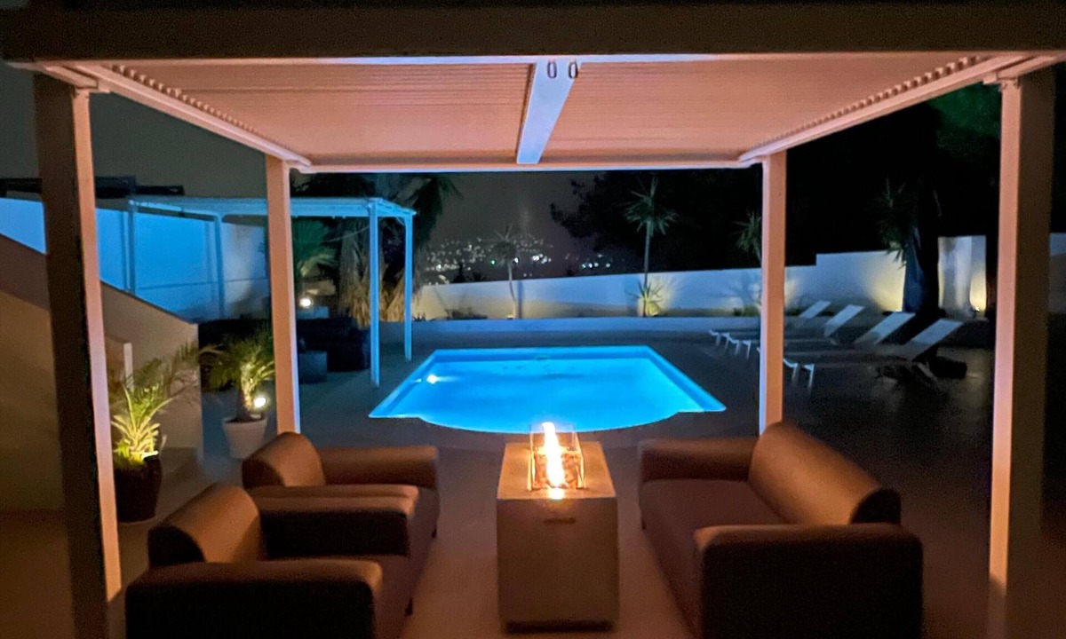 Alhaurin de la Torre Apartment | Luxurious Penthouse Oasis