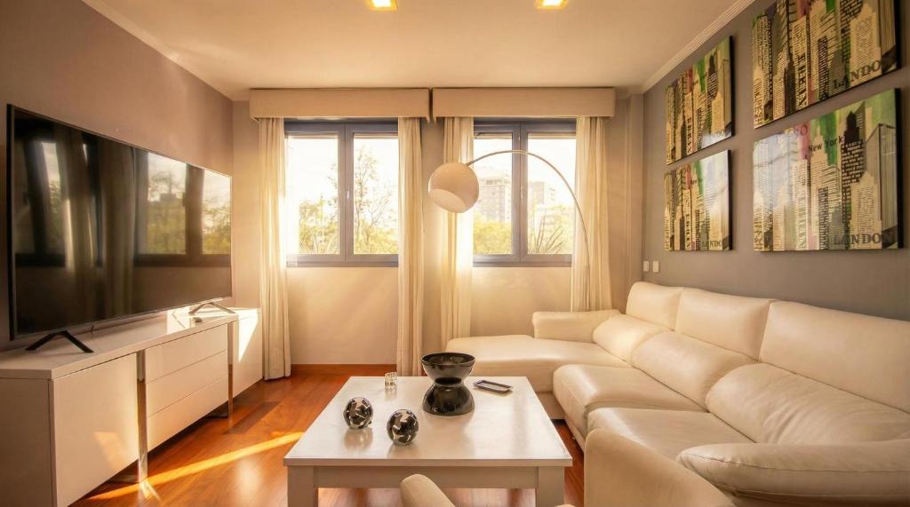 San Bernardo Apartment | Luxury apt in Plaza de España - FREE parking