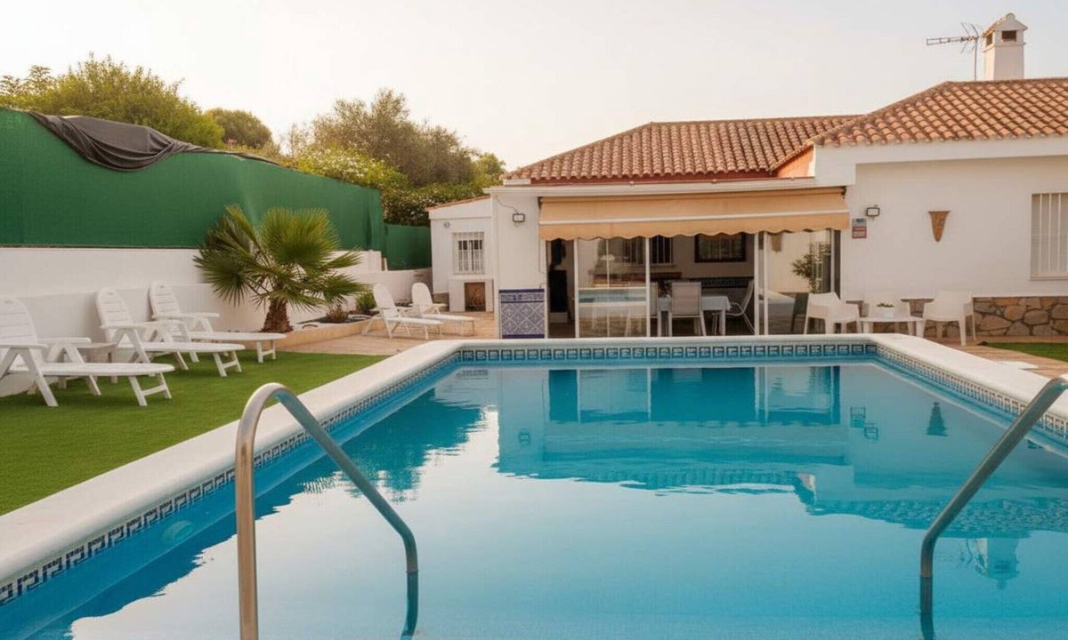 Valencina de la Concepcion Apartment | Luxury Family Chalet near Seville