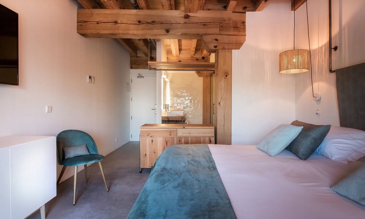 Abarca de Campos Apartment | Luxury Luz del Canal Room in Palencia with Wi-Fi