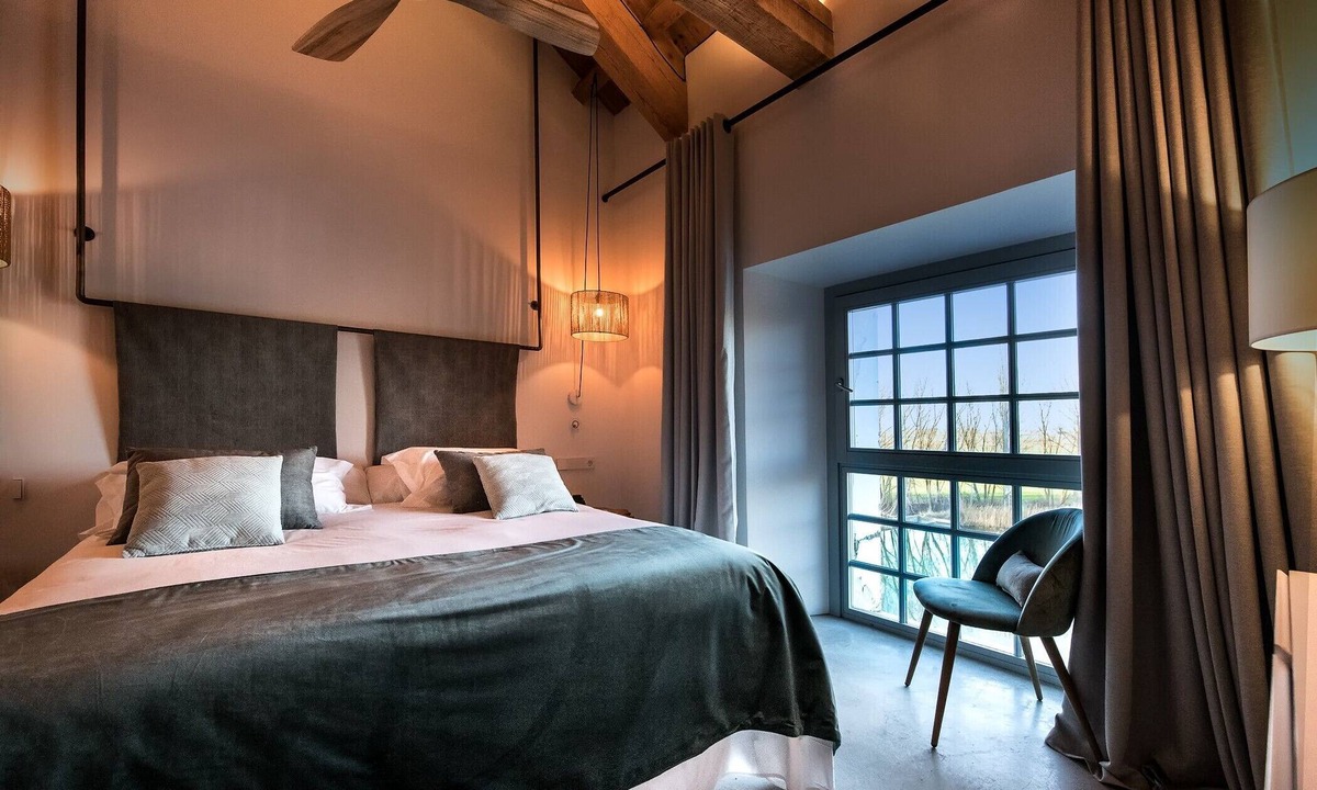 Abarca de Campos Apartment | Luxury Mirada del Canal Room in Palencia with Wi-Fi