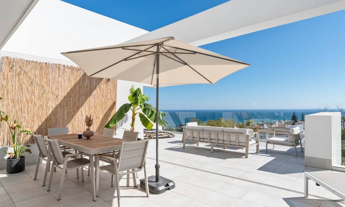 Puerto de la Duquesa Apartment | Luxury Penthouse with Big Terrace and Seaviews