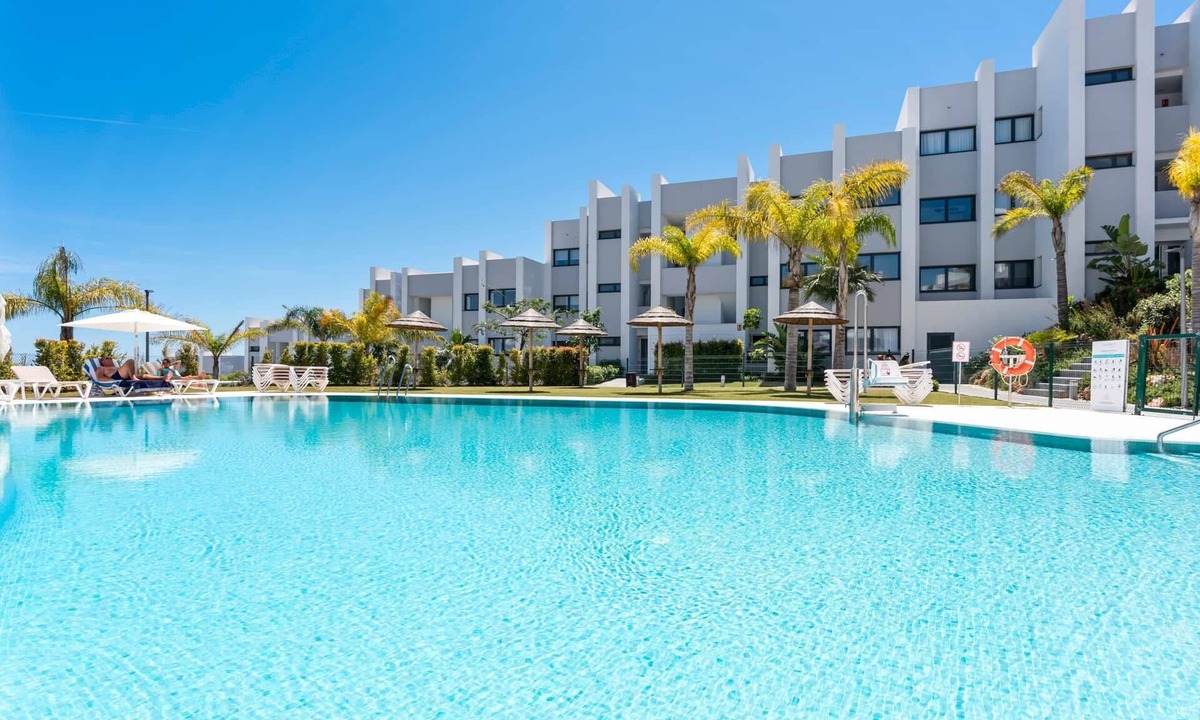 Puerto de la Duquesa Apartment | Luxury Seaview Resort Apartment