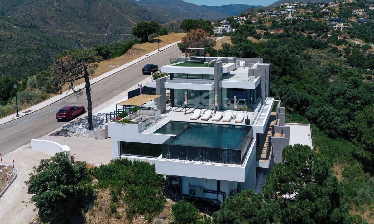 Benahavis House | Luxury Villa | Pool | Spa & Sauna | BBQ | Views