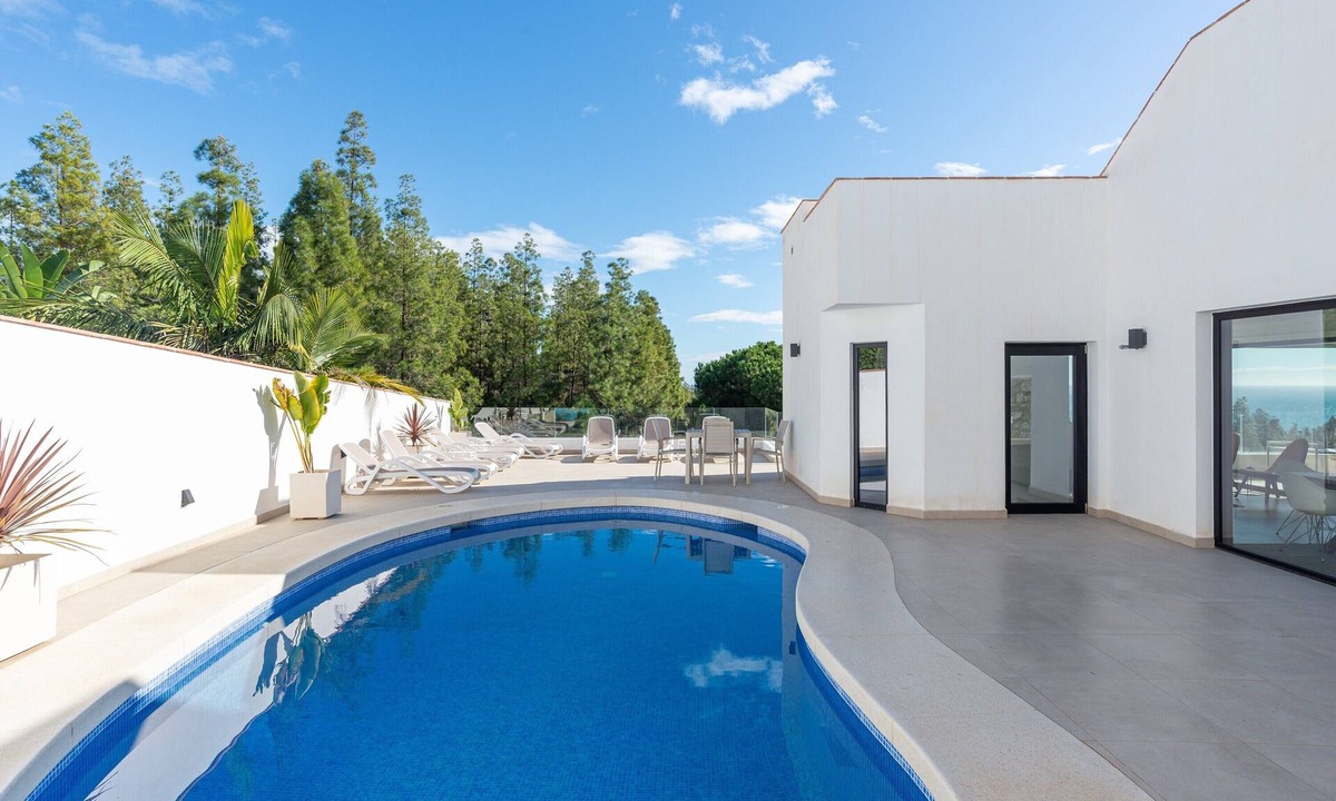 Mijas Villa | Luxury Villa with Private Pool, with Sea View, Wi-Fi and Air Conditioning
