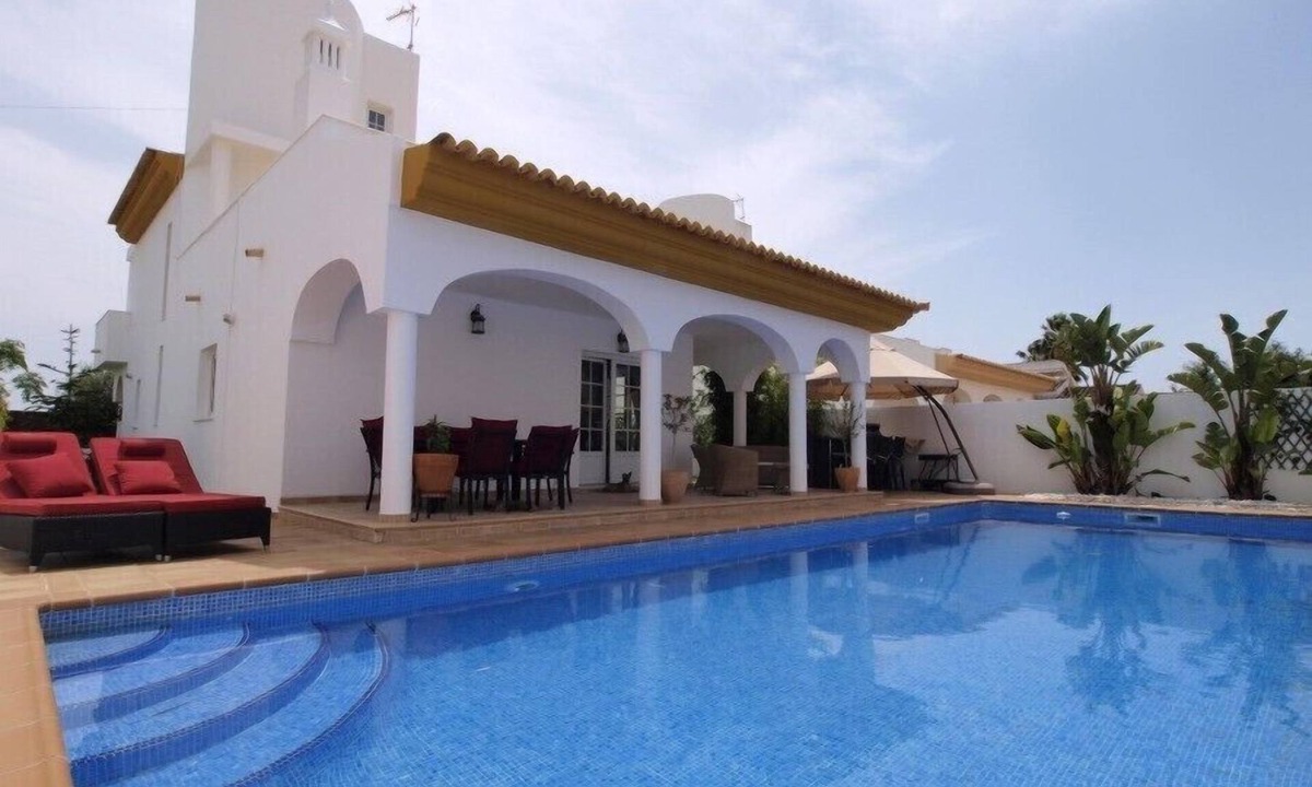 Pozo Del Camino Villa | Luxury villa with swimming pool, internet + 3 baths