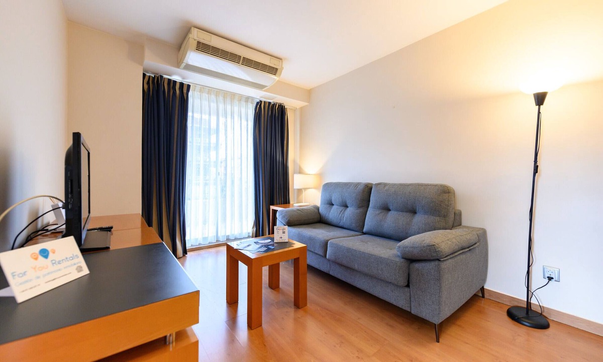 Cotos Apartment | M (MLE16A2320) Expanded bedroom 1 bedroom in Chamartín