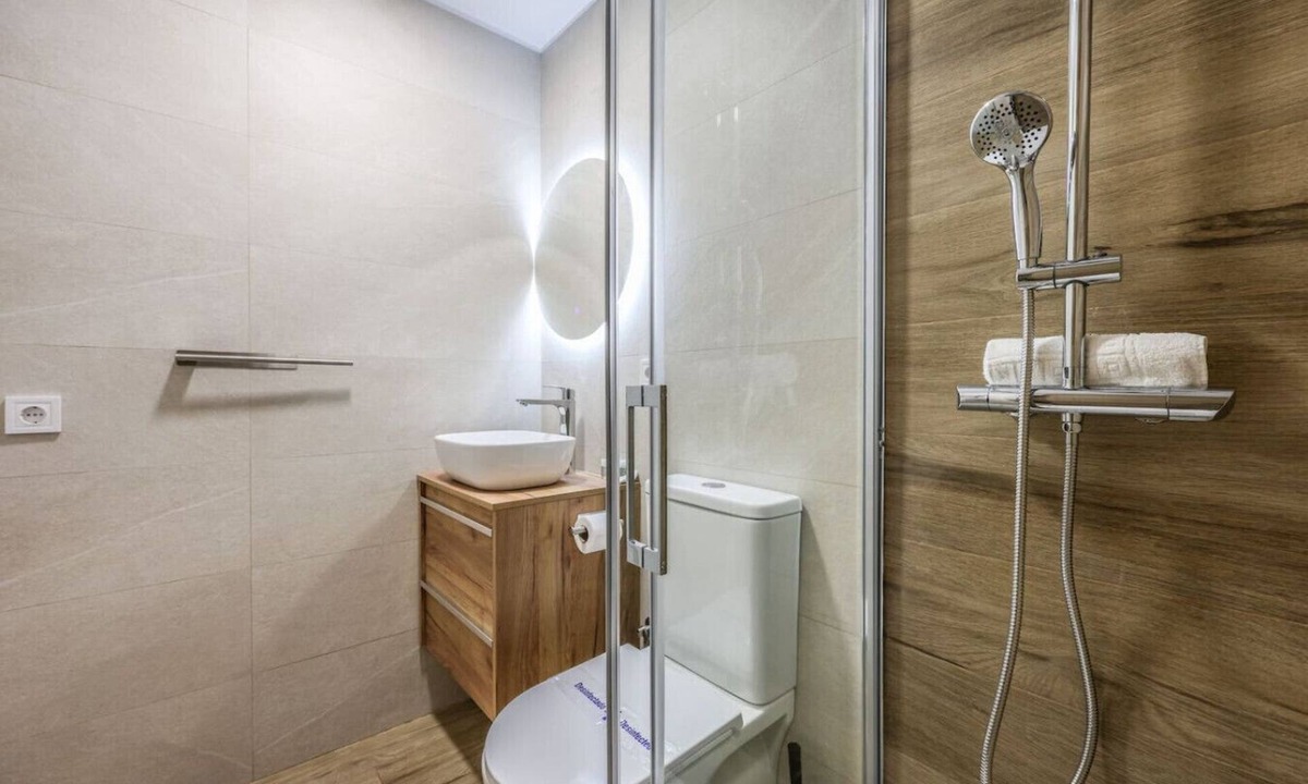 San Diego Apartment | Madrid Stay | Double Room near Atocha