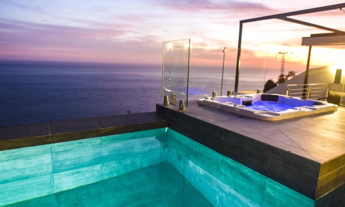 Salobrena Villa | Magnificent 4 bedroom villa with stunning views