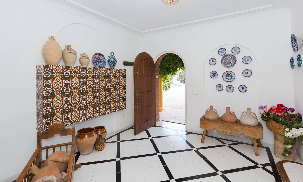 Alhaurin de la Torre Villa | Magnificent family villa with pool, terrace and large garden