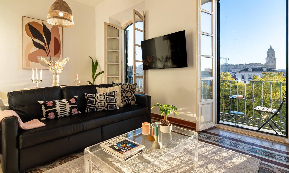 La Victoria Apartment | Malaga Center Flat Balcony Picasso Plaza Merced