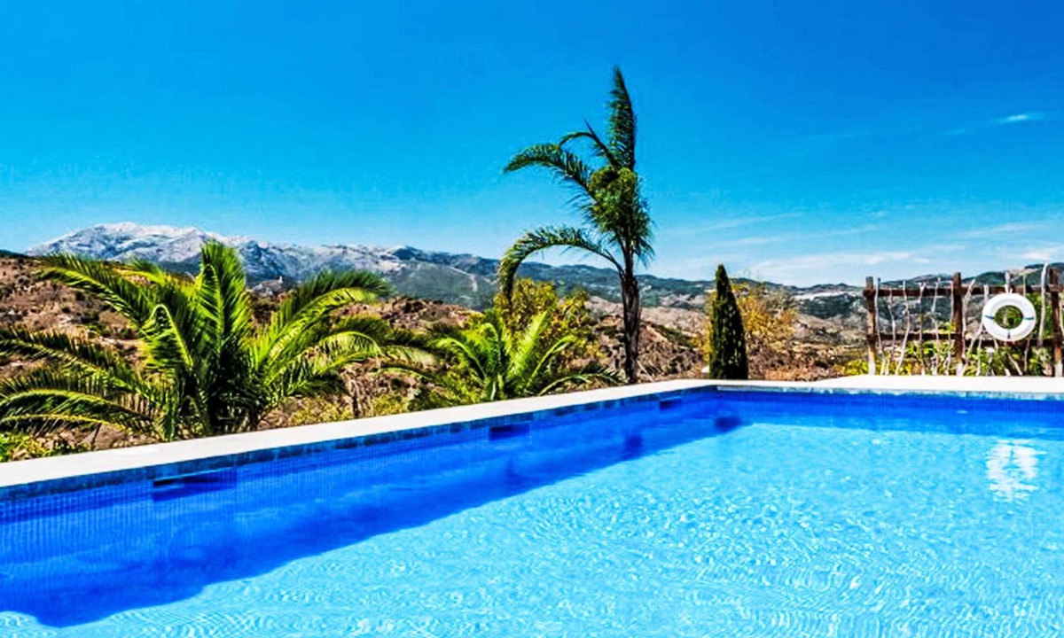 Guaro Apartment | Mariposa - Nido Aguila Blanca by Interhome
