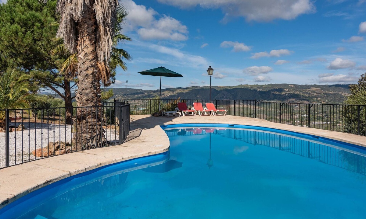 Ronda House | Mediterranean Villa "Palladio" in Ronda with Mountain View, Air Conditioning & Pool