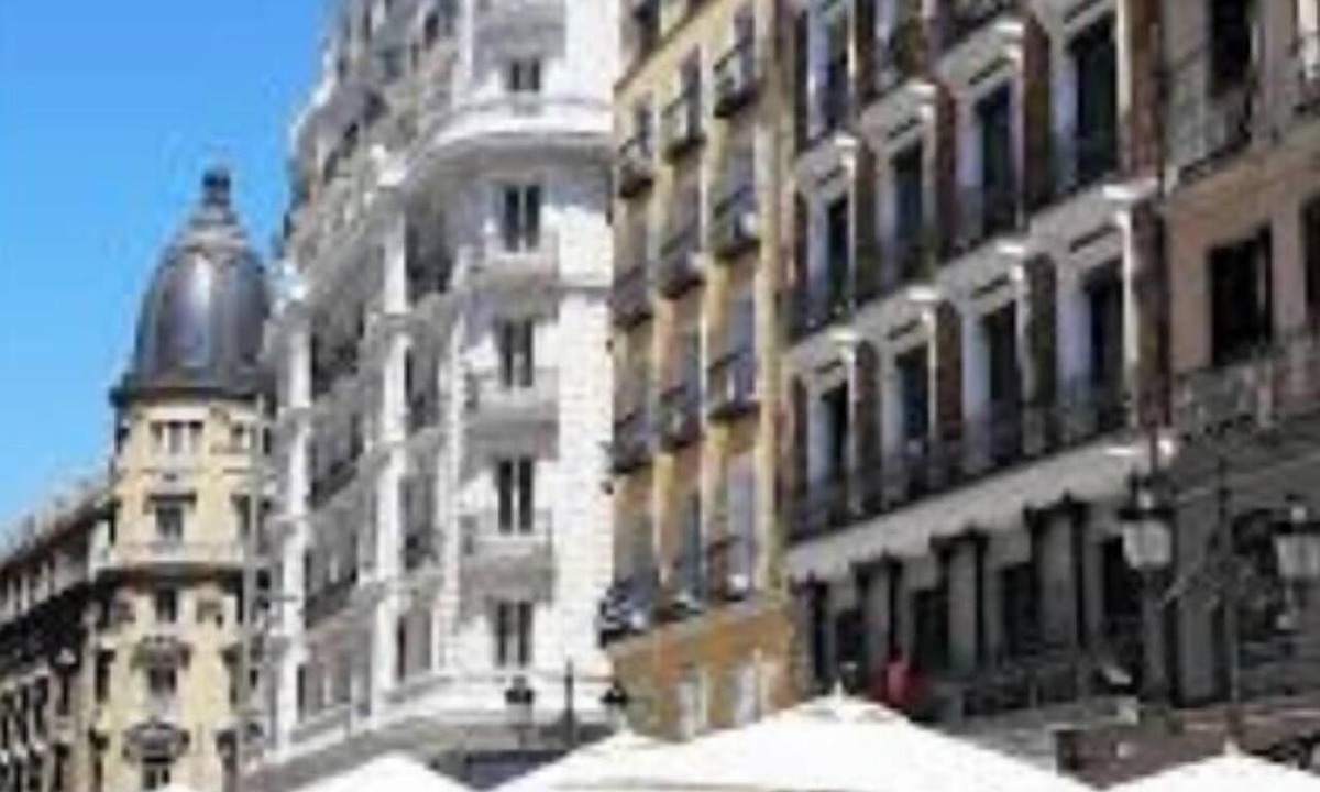 Almagro Apartment | Modern 3BR Apartment in Chamberí Quiet Area Near Metro Sleeps 6